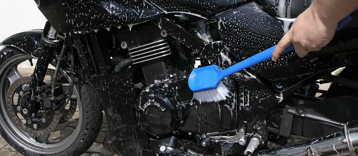 شستن موتور سیکلت و نکات مهمی که باید بدانید