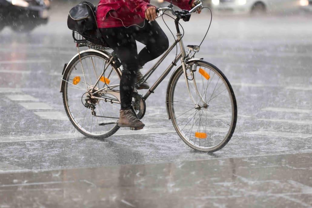 دوچرخه سواری در باران چگونه است